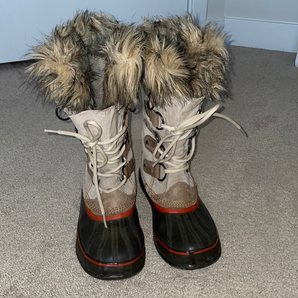 Sorel Women's Joan Of Arctic size 8